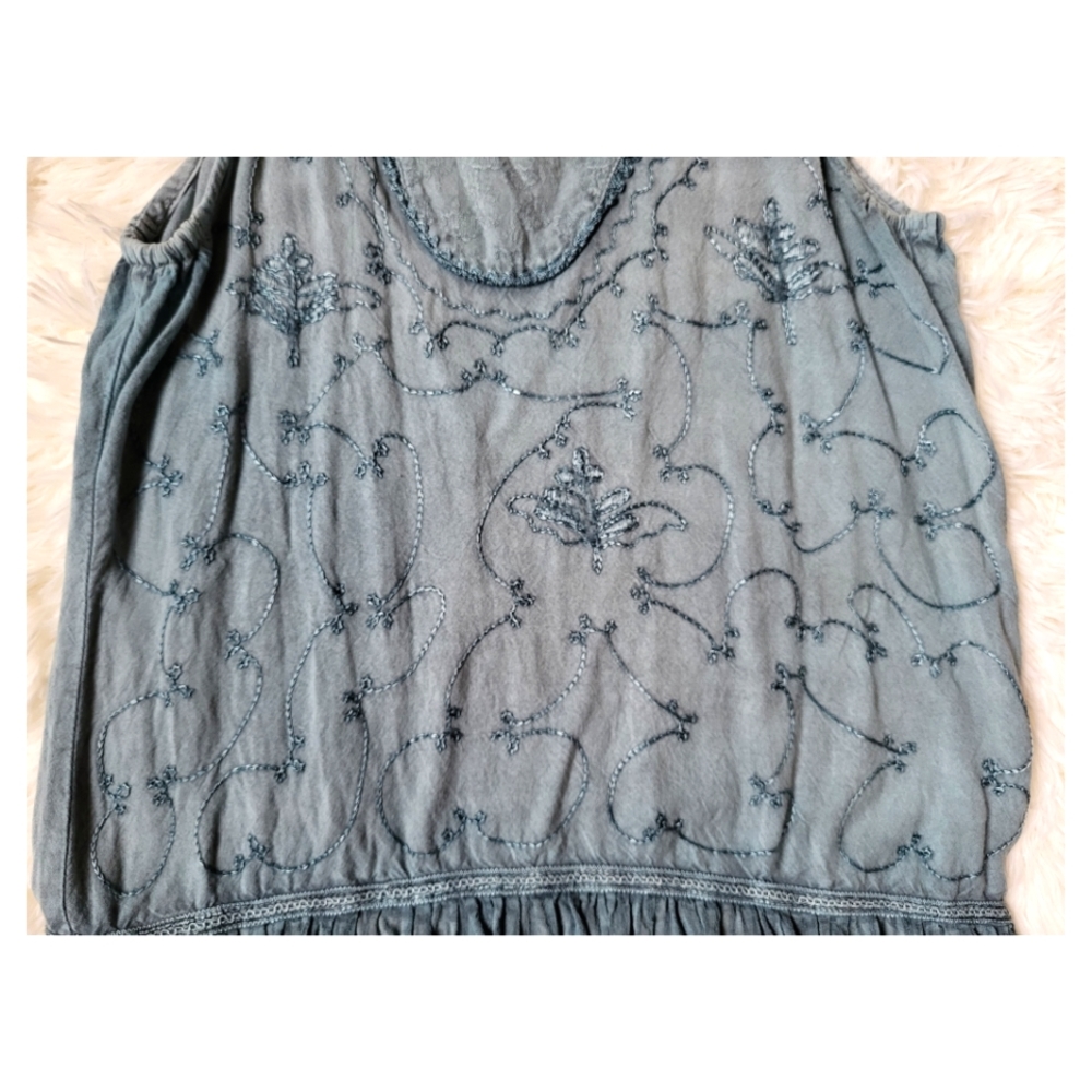 Beautiful Cute Options Tank - Picture 4 of 5